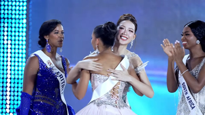 Bảo Ngọc chúc mừng tân Hoa hậu Thế giới.&nbsp;