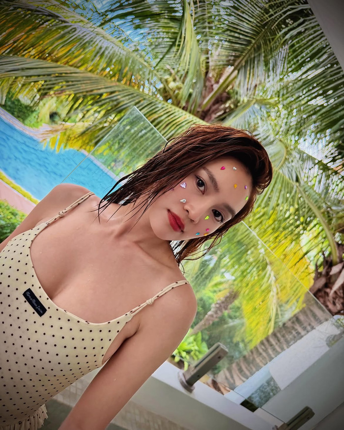 Ninh Dương Lan Ngọc gây chú ý với hình ảnh trẻ trung, quyến rũ trong loạt ảnh mới. (Ảnh: ISNV)