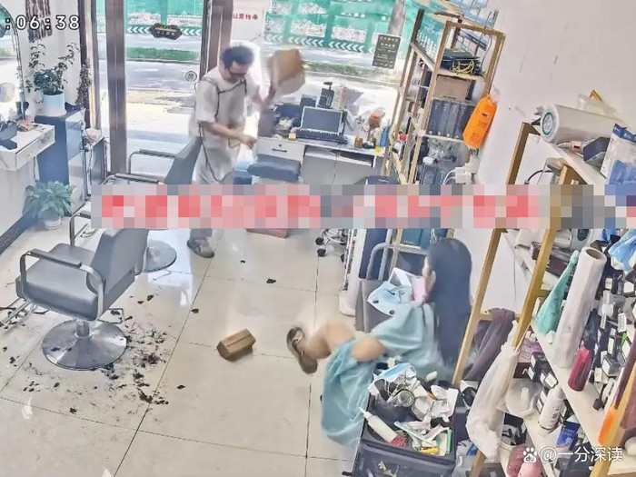 Vợ nhận 6 đơn hàng online trong một ngày, người chồng ném xuống đất rồi nói một câu nhói lòng Ảnh 1