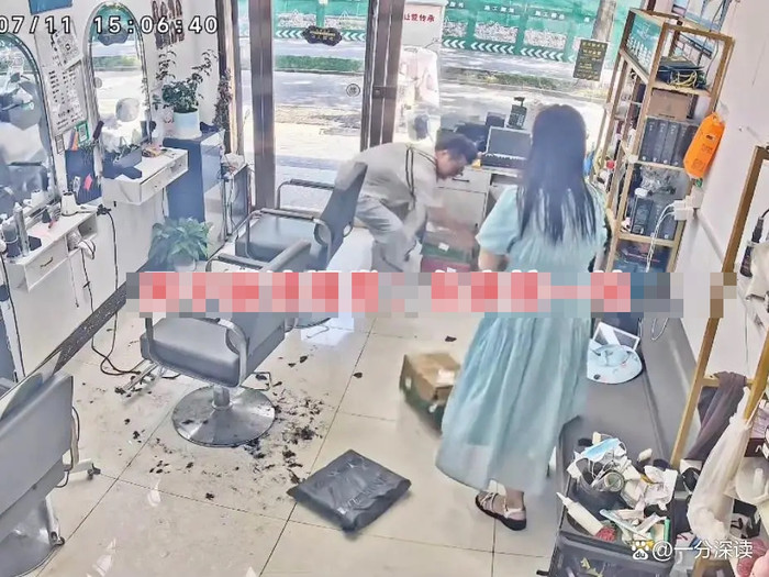 Vợ nhận 6 đơn hàng online trong một ngày, người chồng ném xuống đất rồi nói một câu nhói lòng Ảnh 2