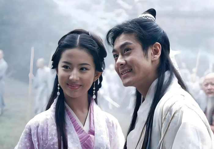 Lưu Diệc Phi - Lâm Chí Dĩnh trong phim 'Thiên long bát bộ'. Ảnh VieON