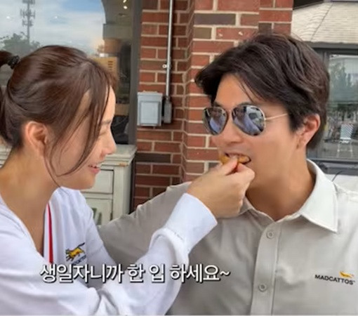 Kwon Sang Woo và vợ duy trì hôn nhân hạnh phúc gần 20 năm.