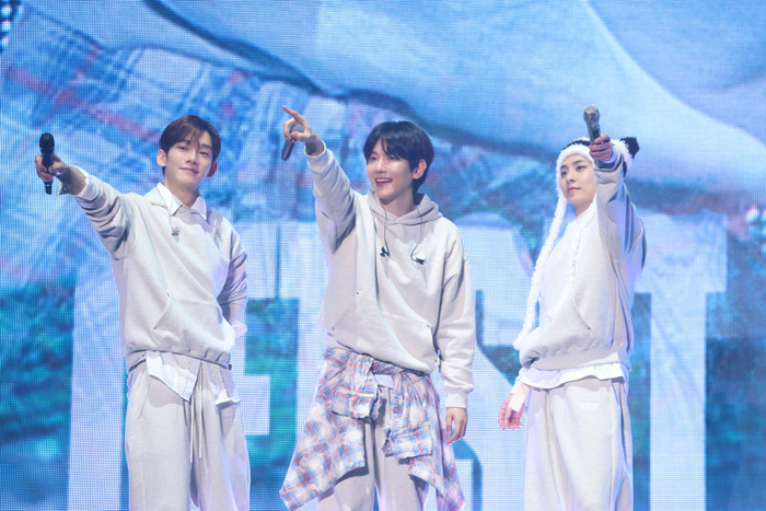 Chen, Baekhyun và Xiumin xin đình chỉ hiệu lực hợp đồng với INB100 Ảnh 1