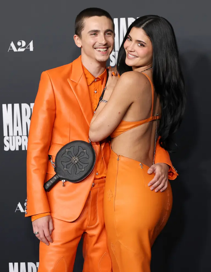 Kylie Jenner đang hẹn hò với Timothée Chalamet từ năm 2023.
