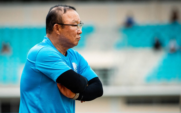 HLV Park Hang Seo đã có màn ra mắt không thể ấn tượng hơn tại bóng đá Thái Lan khi cùng Kanchanaburi Power FC giành chiến thắng 4-2 trước PT Satun ở trận mở màn Thai League 2 mùa giải 2026/2027. Ảnh: Kanchanaburi Power FC