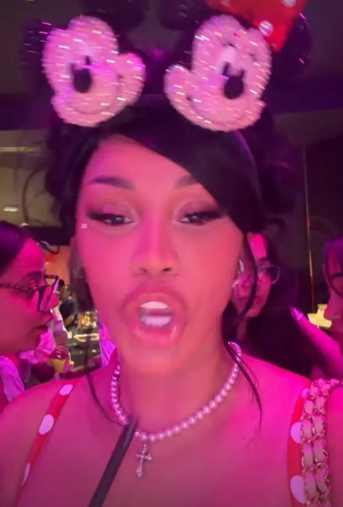 Cardi B và Offset tạm gác những bất đồng để cùng tổ chức sinh nhật cho hai người con chung.