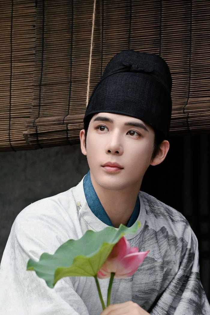 Vương An Vũ vào vai Lục Khinh Khả trong Nhất Niệm Giang Nam.