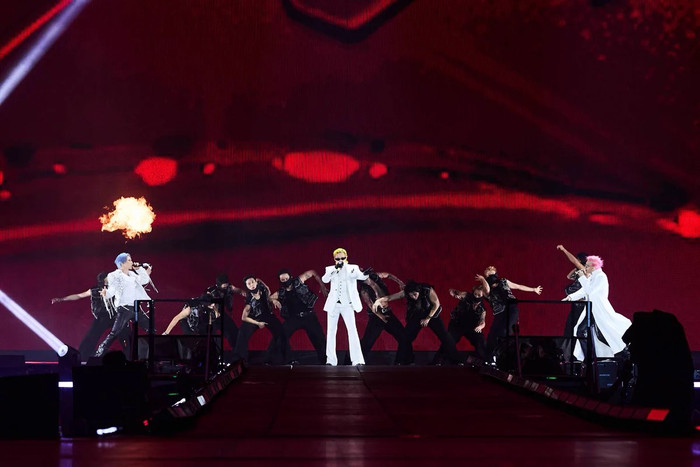 BIGBANG và màn thị uy của một 'huyền thoại sống' trên đất Mỹ sau 9 năm Ảnh 2