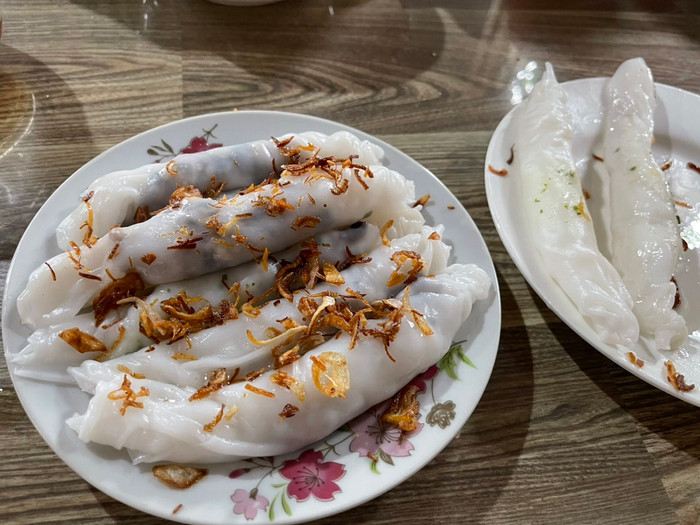 Bánh mướt Nghệ An khá giống với bánh cuốn.