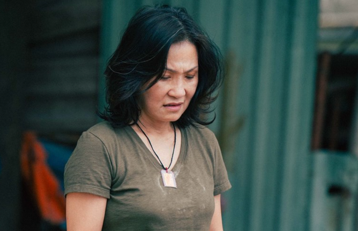 Hồng Đào gây chú ý với vai bà chủ trại hòm trong “Lên hương”.