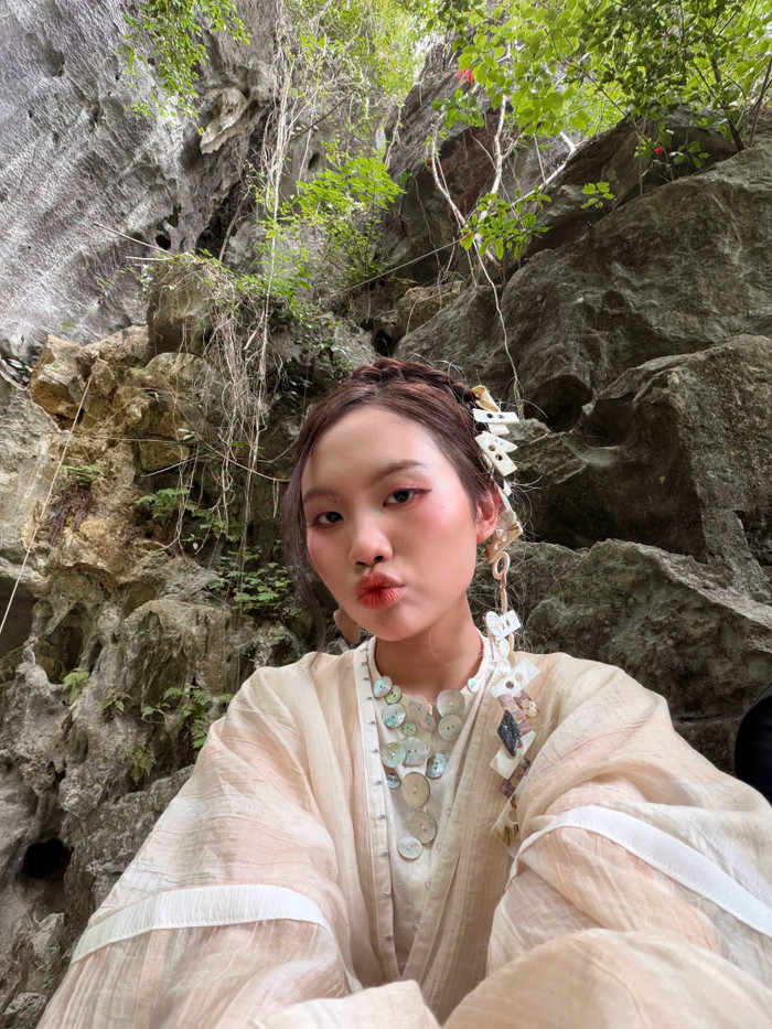 Phương Mỹ Chi kín tiếng về chuyện tình cảm ở tuổi 23.