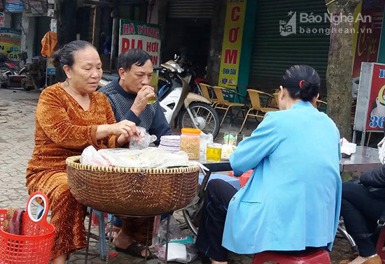 Những gánh hàng đậm chất Nghệ. Ảnh: báo Nghệ An