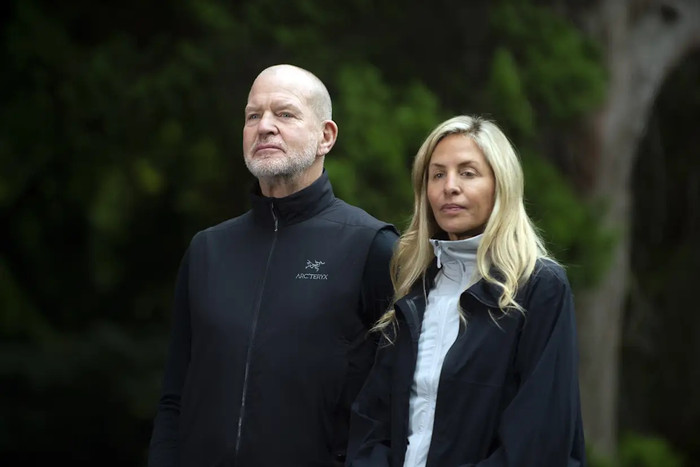 Theo các nguồn tin, Chip Wilson, người sáng lập Lululemon, và vợ Shannon, sau 20 năm chung sống, đã chia tay mà không có thỏa thuận tiền hôn nhân (Ảnh: Getty).