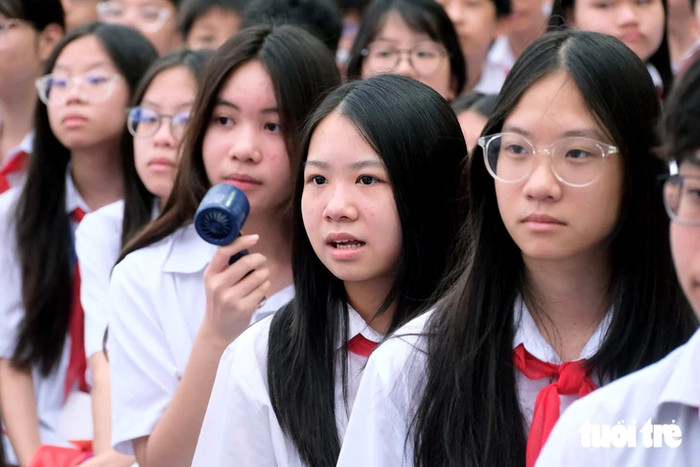 Học sinh dự lễ khai giảng năm học mới tại Hà Nội - Ảnh: NGUYÊN BẢO