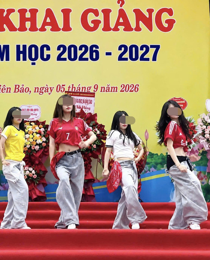 Tiết mục nhảy hiện đại của học sinh trường THPT Tiên Du số 1 Bắc Ninh gây xôn xao. (Ảnh: Cắt từ clip).