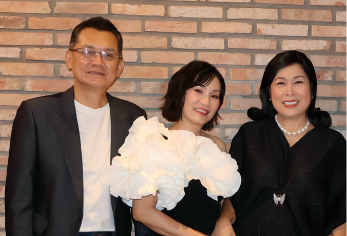 Tình bạn suốt nhiều năm của Hữu Châu, Hồng Vân và Hòng Đào.