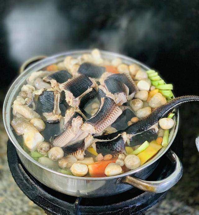 Món lẩu rắn ở Đồng Tháp. Ảnh: Sưu tầm
