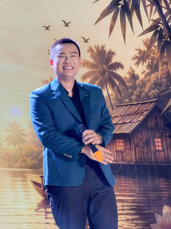 Sau nhiều thăng trầm, khán giả vẫn dành cho Hoài Lâm sự quan tâm và mong anh tìm được sự bình yên, cân bằng trong cuộc sống.