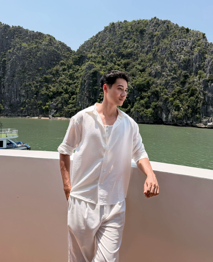Vẻ ngoài phong độ của chàng trai 'khóa môi' Nhật Kim Anh trong MV.