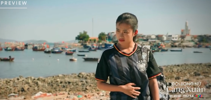 Cú sốc này đáng lẽ có thể khiến Minh quay về, nhưng cô vẫn không chịu từ bỏ bóng đá.&nbsp;