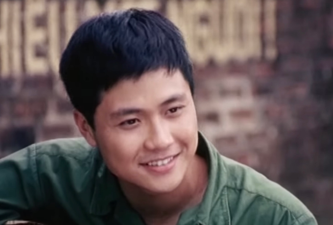 Thanh Sơn lần đầu xuất hiện trên màn ảnh rộng qua Mùi Cỏ Cháy năm 2012.