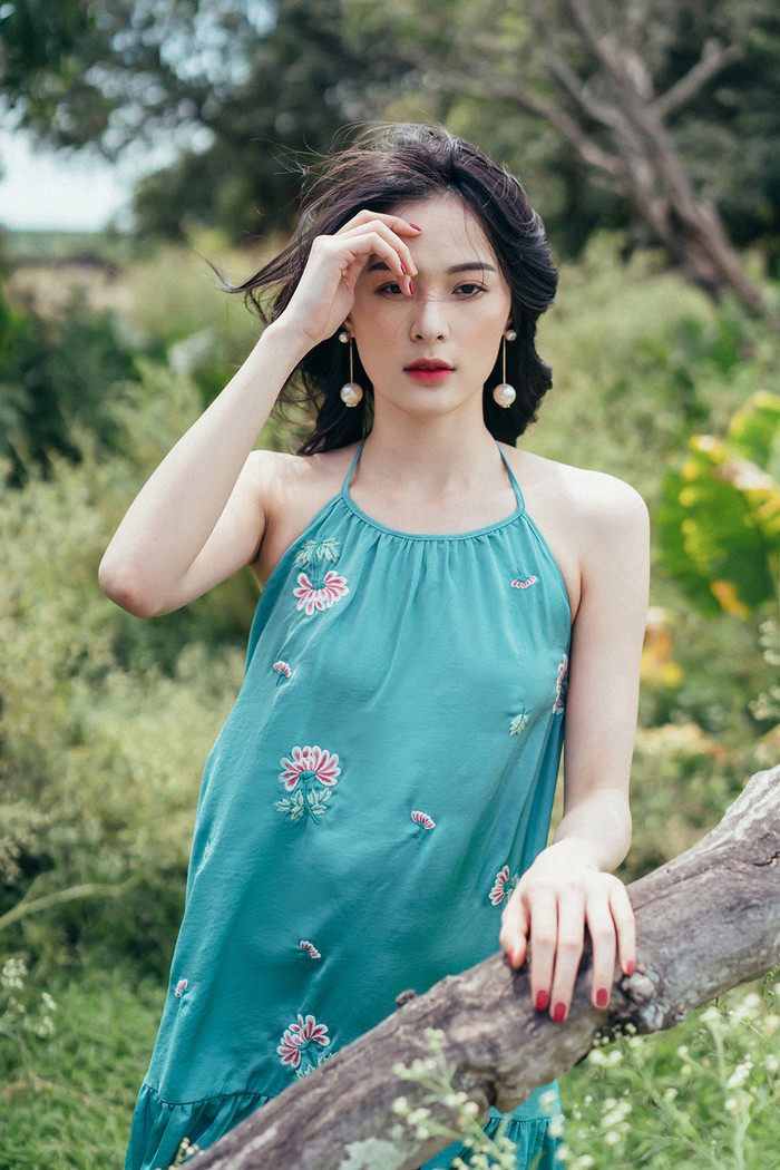 Nàng Tấm’ Hạ Vi 'hở bạo' khoe lưng trần gợi cảm ở tuổi 27 Ảnh 11