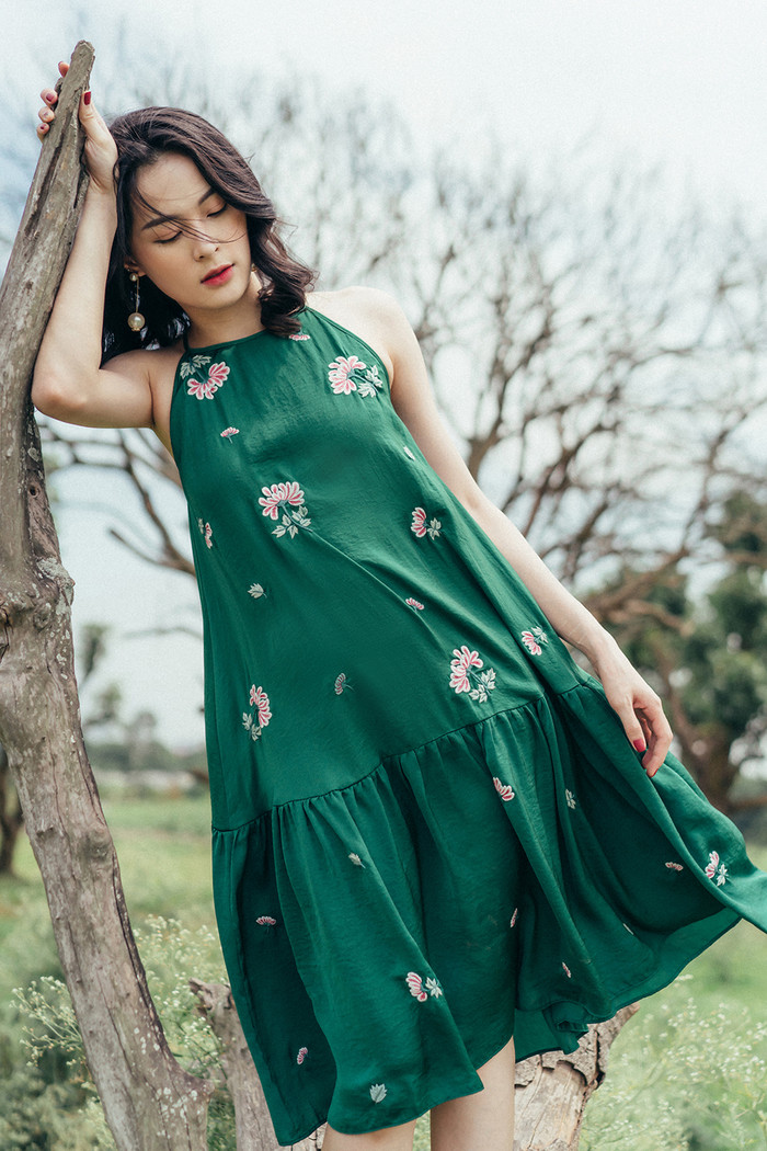 Nàng Tấm’ Hạ Vi 'hở bạo' khoe lưng trần gợi cảm ở tuổi 27 Ảnh 14