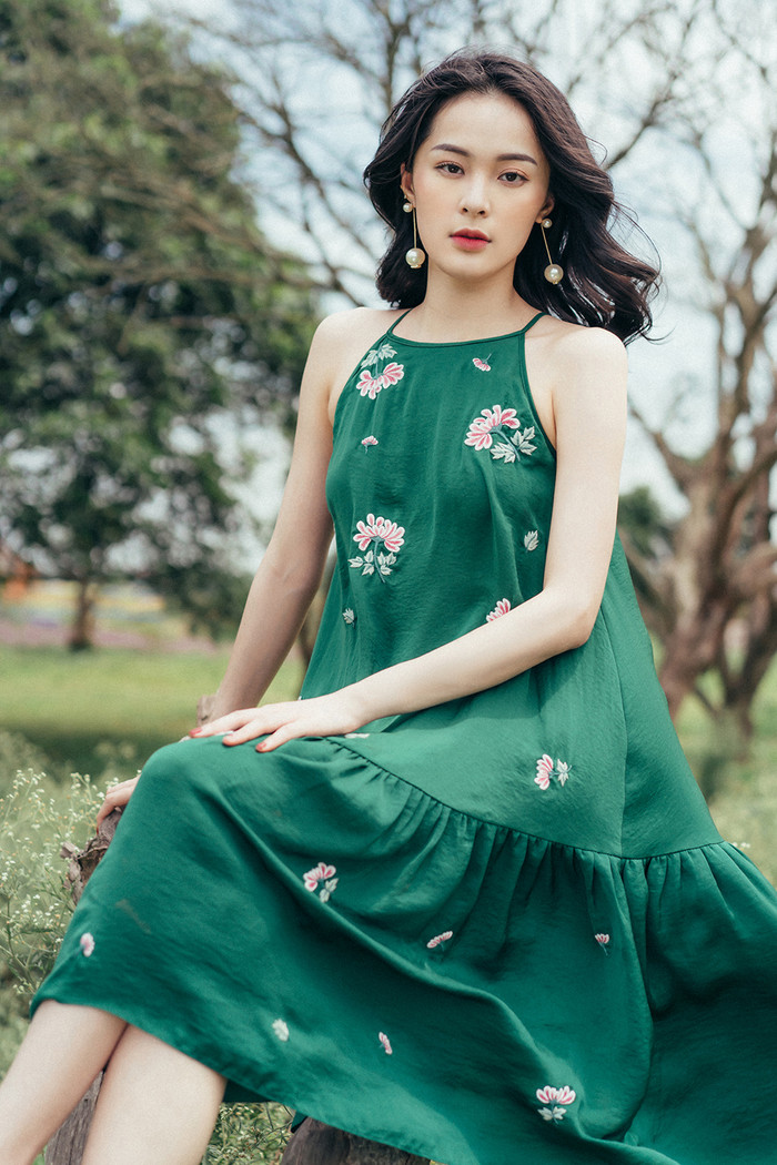 Nàng Tấm’ Hạ Vi 'hở bạo' khoe lưng trần gợi cảm ở tuổi 27 Ảnh 16