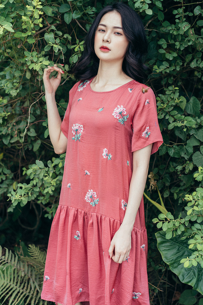 Nàng Tấm’ Hạ Vi 'hở bạo' khoe lưng trần gợi cảm ở tuổi 27 Ảnh 9