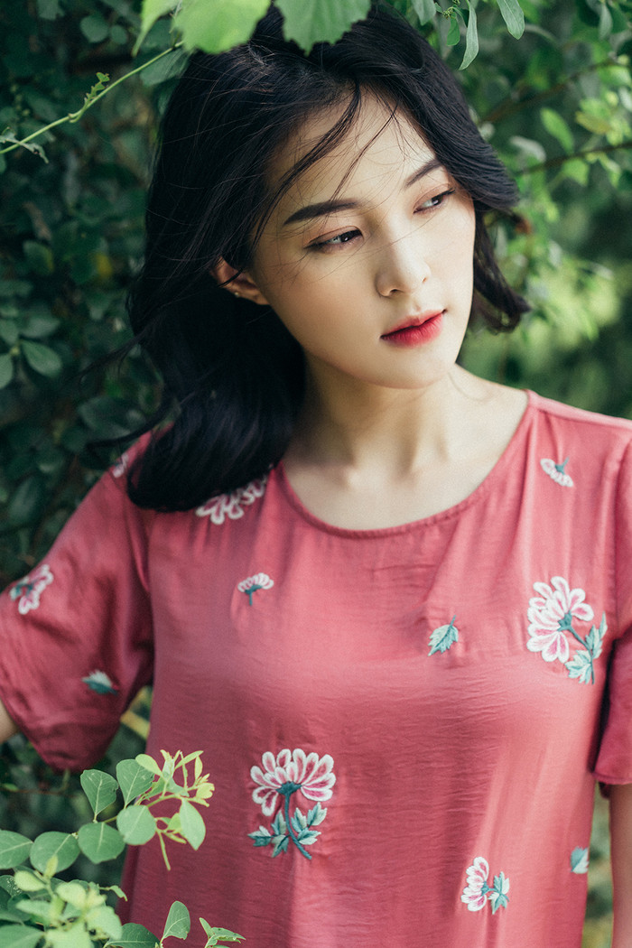 Nàng Tấm’ Hạ Vi 'hở bạo' khoe lưng trần gợi cảm ở tuổi 27 Ảnh 10