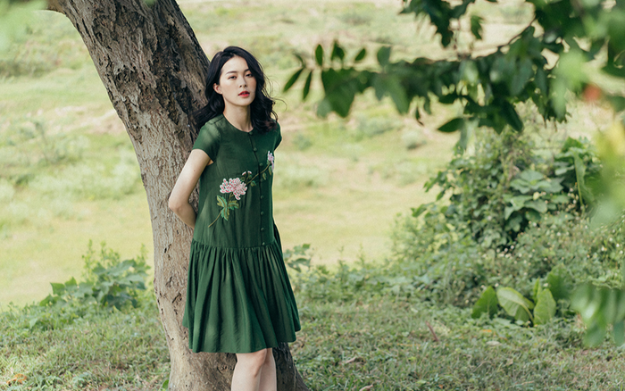 Nàng Tấm’ Hạ Vi 'hở bạo' khoe lưng trần gợi cảm ở tuổi 27 Ảnh 2