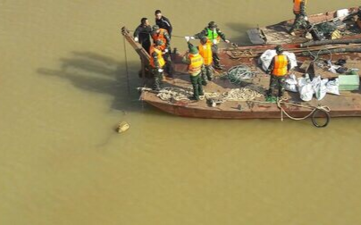 Chiều nay trục vớt quả bom nằm cách cầu Long Biên 800m Ảnh 2