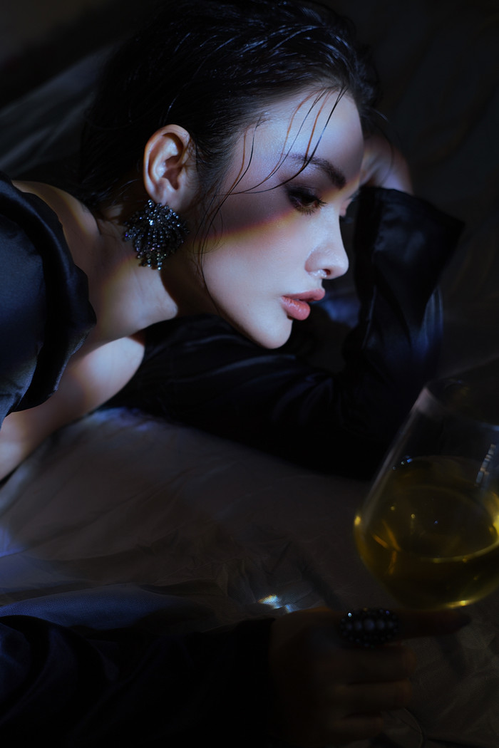Yaya Trương Nhi trở lại đầy quyến rũ trong phim mới, thẳng thắn chia sẻ về chuyện 'người thứ 3' Ảnh 10