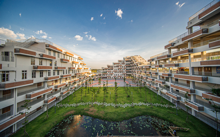 Top 10 những ngôi trường xứng danh dành cho 'con nhà giàu': Bất ngờ với 'tân binh' chễm chệ ở vị trí đầu bảng, RMIT không còn là số một Ảnh 2