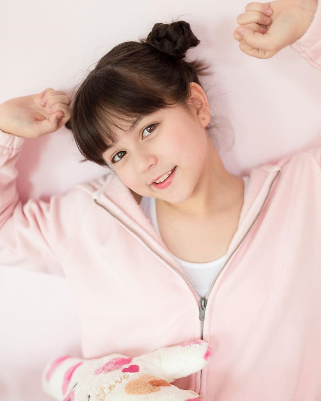 Cuộc sống của 'thiên thần lai' từng được mệnh danh là 'cô bé đẹp nhất Thái Lan' sau 6 năm nổi tiếng giờ ra sao? Ảnh 11