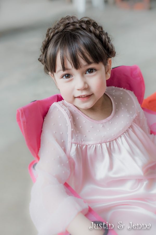 Cuộc sống của 'thiên thần lai' từng được mệnh danh là 'cô bé đẹp nhất Thái Lan' sau 6 năm nổi tiếng giờ ra sao? Ảnh 5