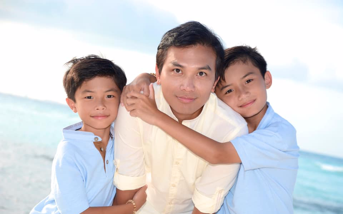 Ca sĩ Mạnh Quỳnh bất ngờ khoe hình ảnh hai con trai lớn phổng phao Ảnh 2