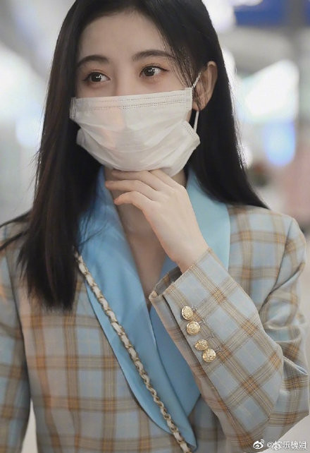 Cúc Tịnh Y bỗng dưng xuất hiện trong hot search chỉ vì kích cỡ khẩu trang Ảnh 10