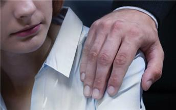 Cách chức Trưởng phòng Giáo dục có hành vi sàm sỡ nữ giáo viên trường cấp 2 Ảnh 2