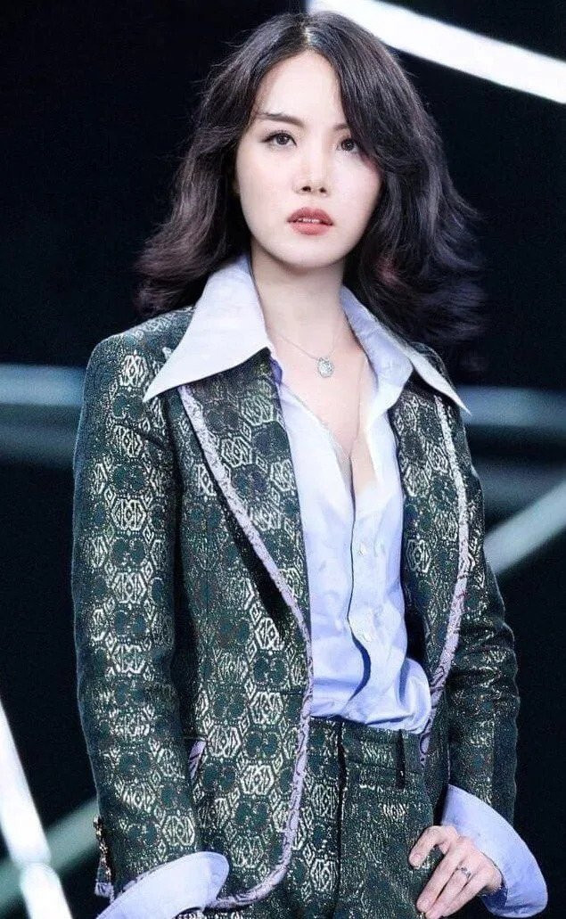 Theo trào lưu hoán đổi giới tính, cùng chiêm ngưỡng BTS phiên bản nữ cực xinh gái dưới bàn tay chỉnh ảnh của fan Ảnh 18