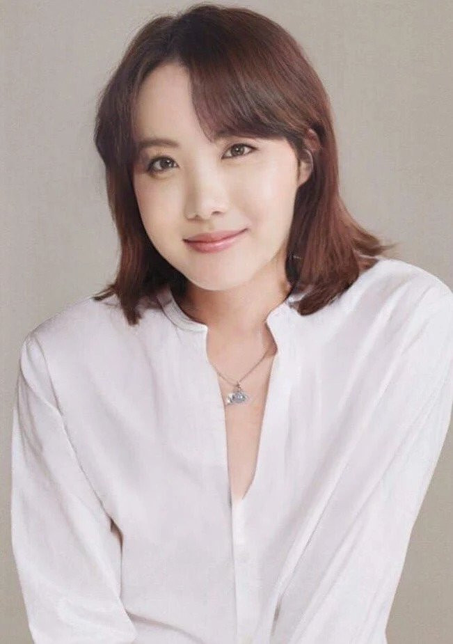 Theo trào lưu hoán đổi giới tính, cùng chiêm ngưỡng BTS phiên bản nữ cực xinh gái dưới bàn tay chỉnh ảnh của fan Ảnh 19