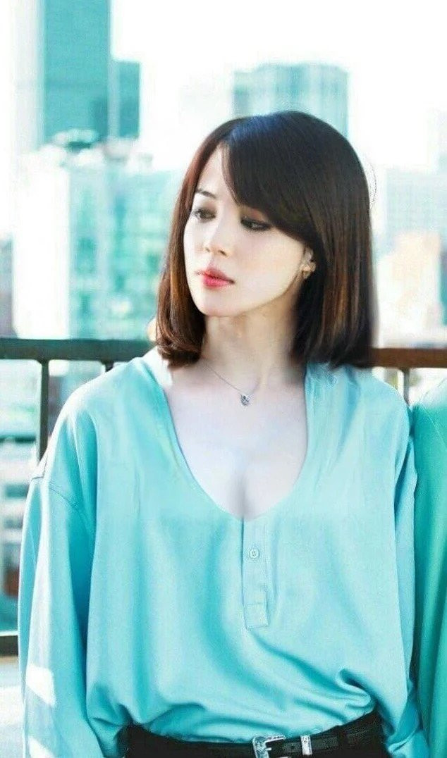 Theo trào lưu hoán đổi giới tính, cùng chiêm ngưỡng BTS phiên bản nữ cực xinh gái dưới bàn tay chỉnh ảnh của fan Ảnh 25