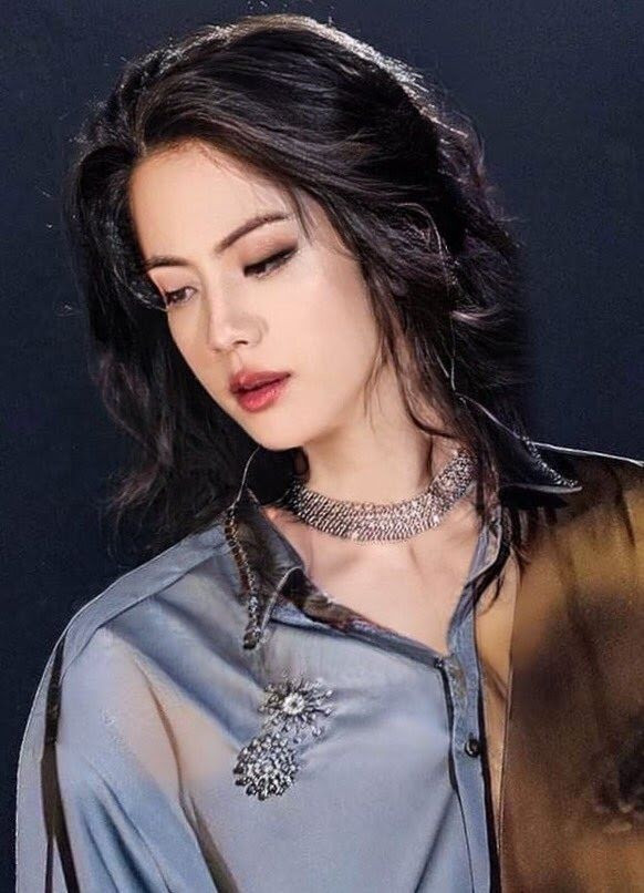 Theo trào lưu hoán đổi giới tính, cùng chiêm ngưỡng BTS phiên bản nữ cực xinh gái dưới bàn tay chỉnh ảnh của fan Ảnh 9