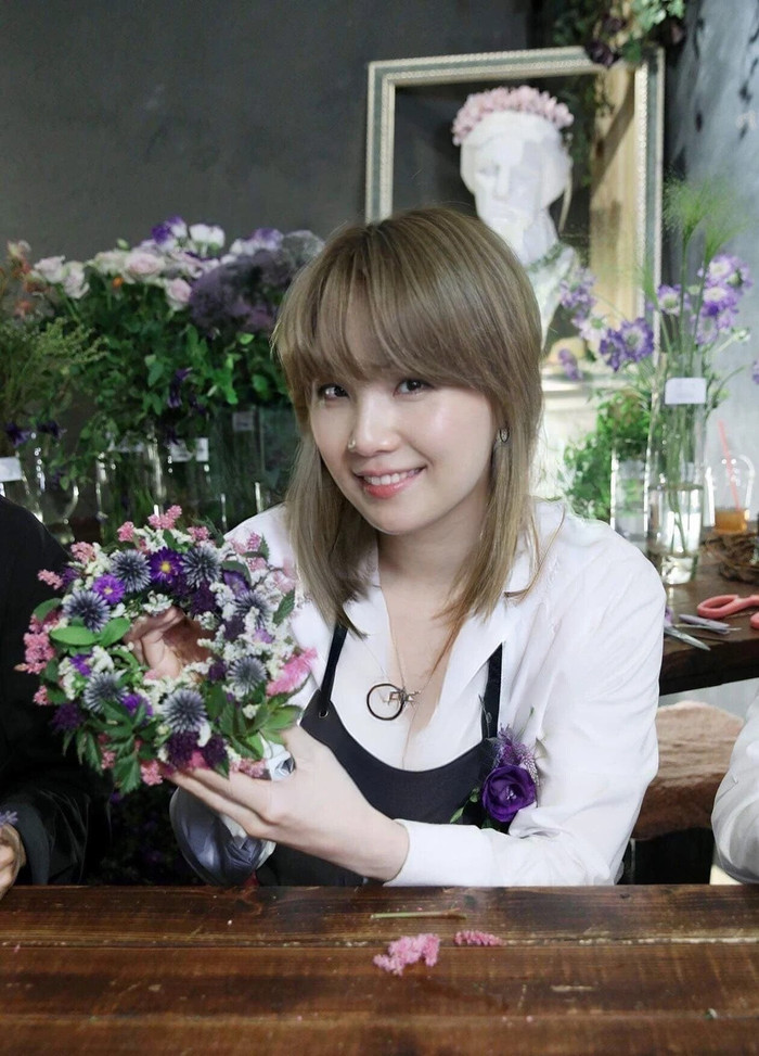 Theo trào lưu hoán đổi giới tính, cùng chiêm ngưỡng BTS phiên bản nữ cực xinh gái dưới bàn tay chỉnh ảnh của fan Ảnh 16