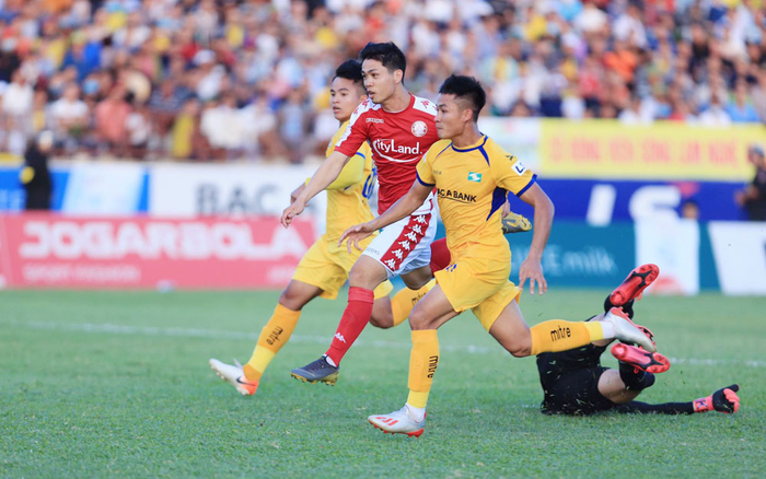 HLV Chung Hae Seong: 'Lấy vợ giúp Công Phượng chơi tốt hơn' Ảnh 2