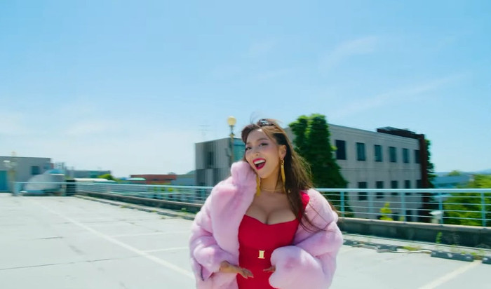 Luna chính thức phát hành sản phẩm đầu tiên nhưng lại là... 1 bản cover 'chưa tới' Ảnh 6