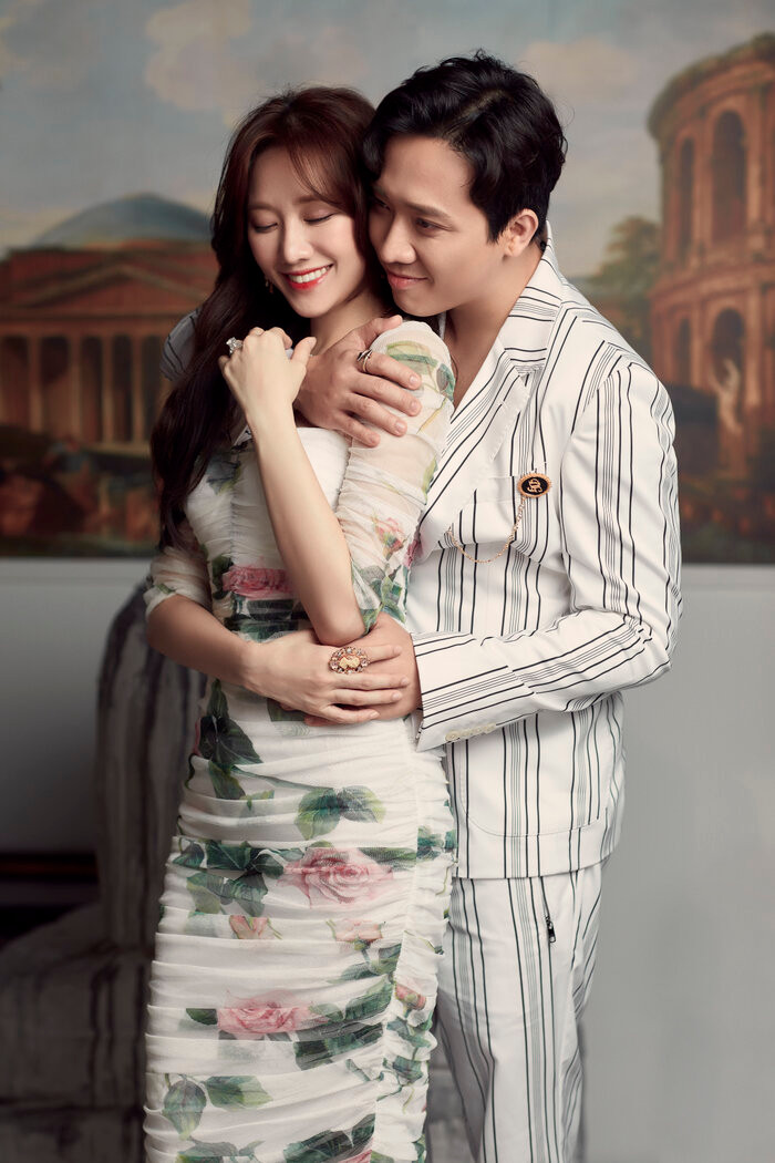 Trước đó Hari từng khiến nhiều người bất ngờ khi tiết lộ dù đã đám cưới được 4 năm nhưng đến năm ngoái, cô và Trấn Thành mới chính thức đăng ký kết hôn, trở thành vợ chồng hợp pháp.