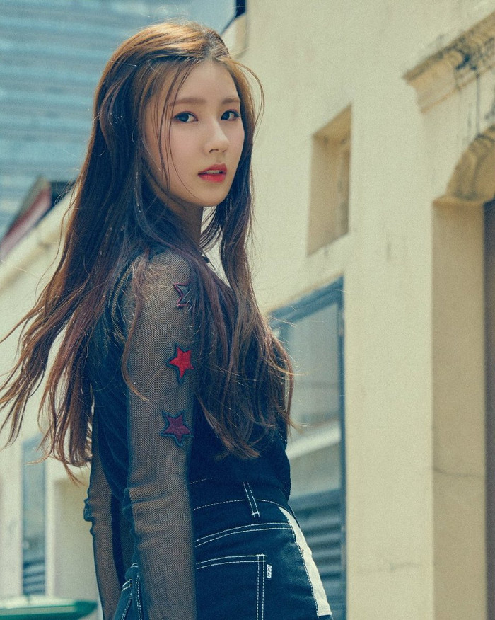 Sự nghiệp ca nhạc của những thần tượng suýt được debut cùng BLACKPINK Ảnh 5