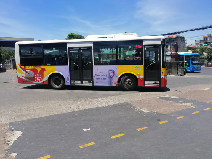 Sướng nhất Denis Đặng, được Nguyễn Trần Trung Quân cho ngồi 1 vòng trên con 'Mẹc' lại còn hát mừng sinh nhật thế này! Ảnh 4