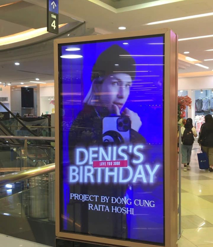 Sướng nhất Denis Đặng, được Nguyễn Trần Trung Quân cho ngồi 1 vòng trên con 'Mẹc' lại còn hát mừng sinh nhật thế này! Ảnh 5